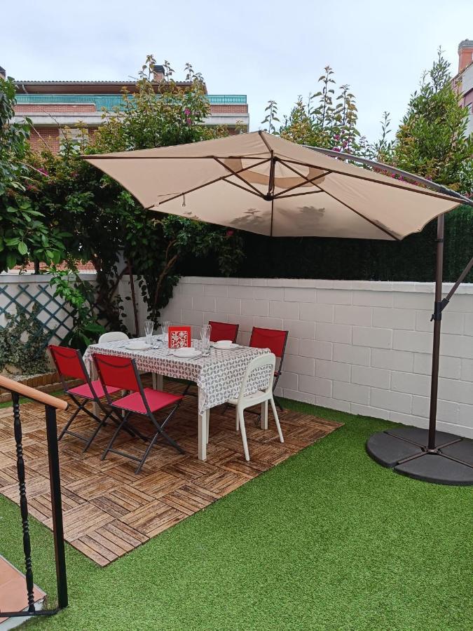 Paraiso Soleado: Piso Con Terraza, Piscina Y Garaje A 5 Min De Playa