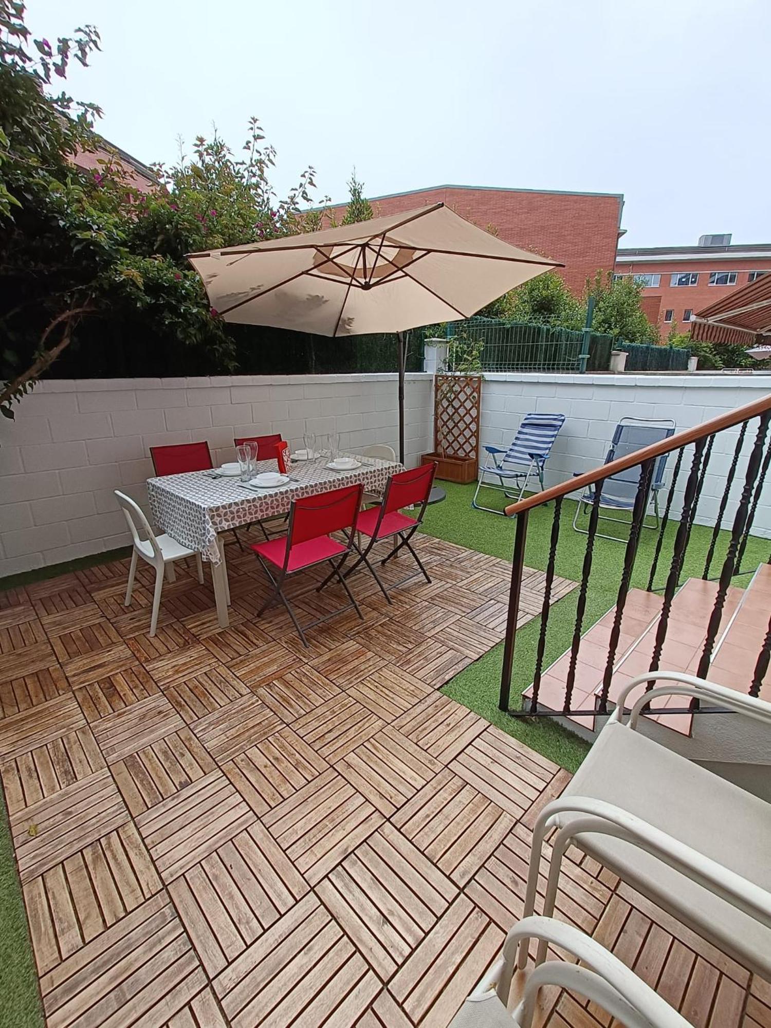 Paraiso Soleado: Piso Con Terraza, Piscina Y Garaje A 5 Min De Playa Castro Urdiales