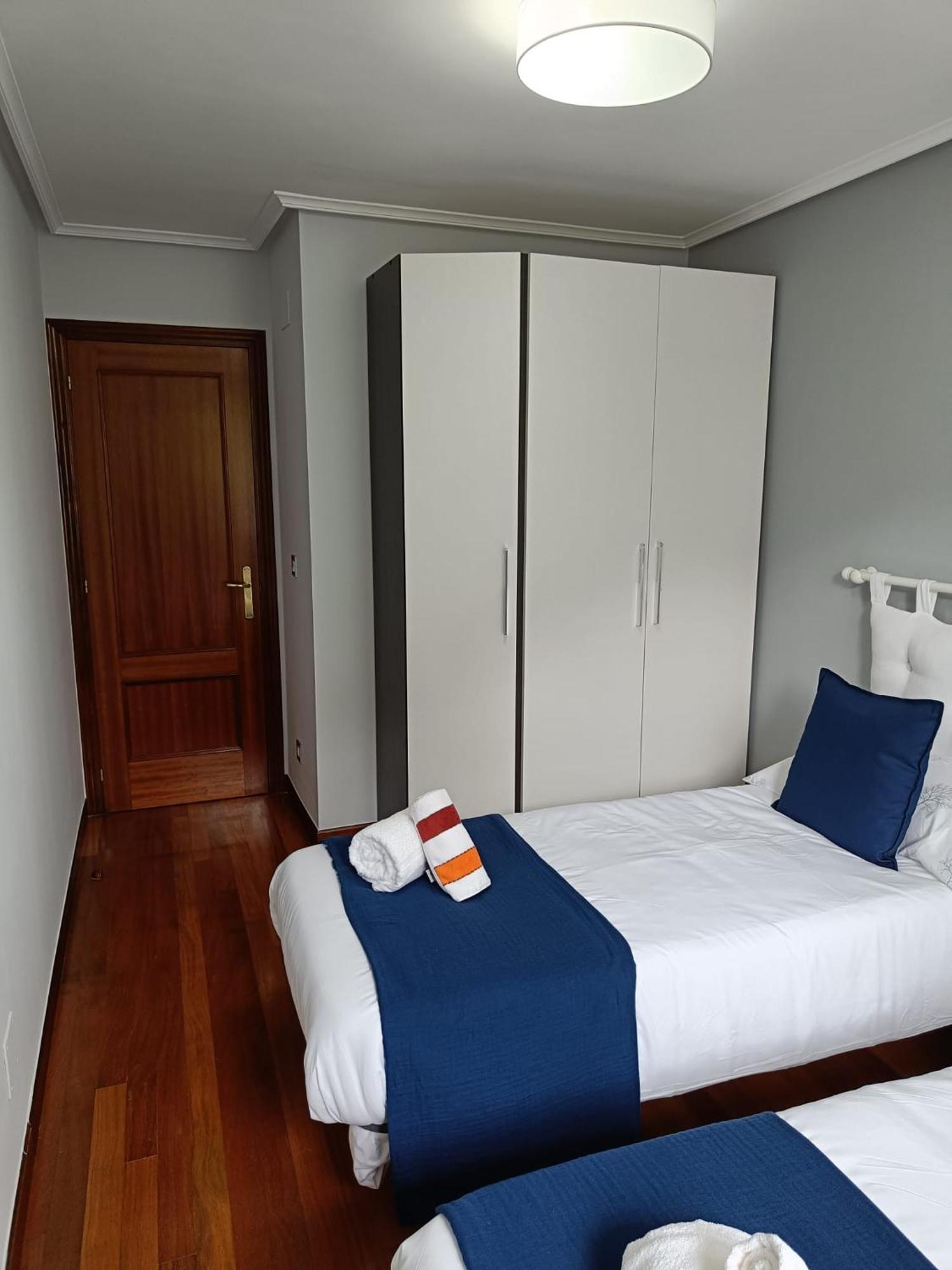 Paraiso Soleado: Piso Con Terraza, Piscina Y Garaje A 5 Min De Playa Apartamento